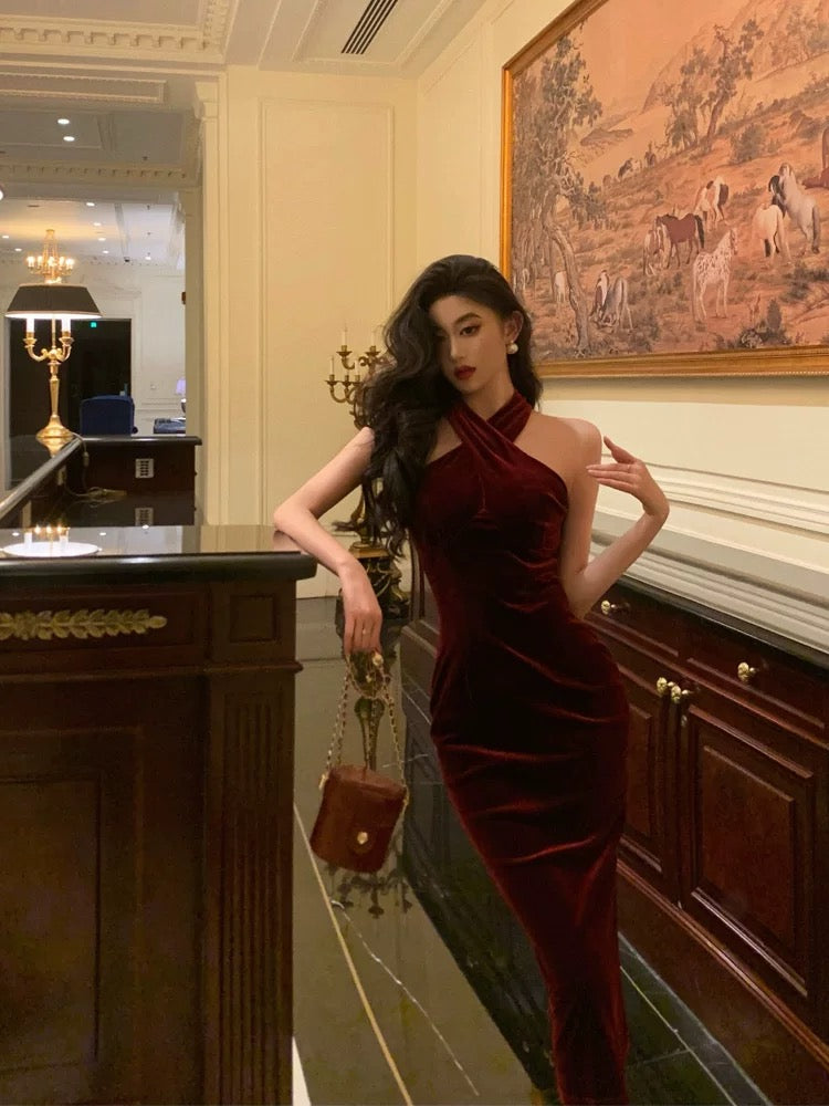 Sexy Sheath Halter Burgundy Velvet Sleeveless Prom Dresses Party Dress Summer Birthday Outfits Birthday Dresses W808