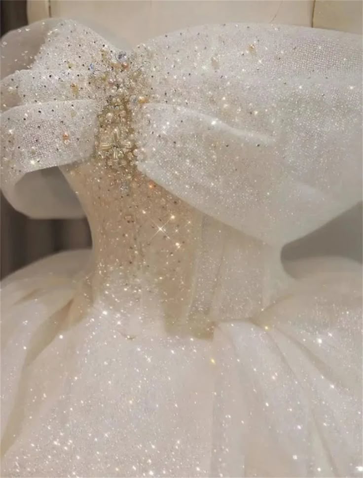 Luxury Ball Gown Wedding Dresses Off The Shoulder Sequin Strapless White Wedding Dress With Train DP618