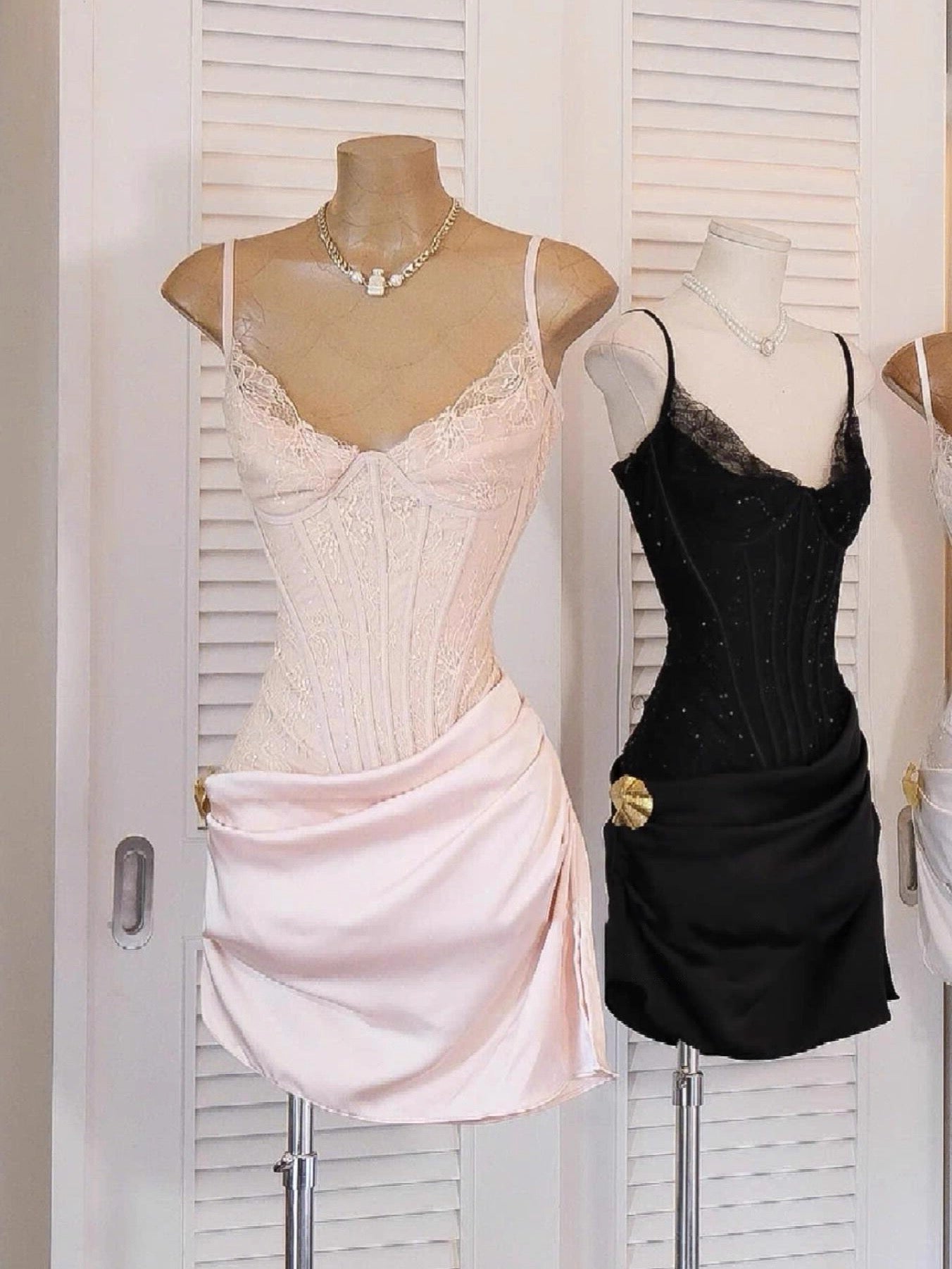 Robe fourreau modeste à bretelles spaghetti, petite robe noire, robe de soirée courte, robe de soirée formelle, robe de cocktail élégante et chic, tenue pour 16e anniversaire, robe en dentelle Hoco DH2767