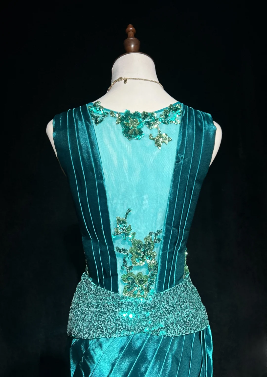 Vintage Sheath V Neck Green Satin Mother Of Bride Dress Party Gown Knee Length For Summer Women DH1017