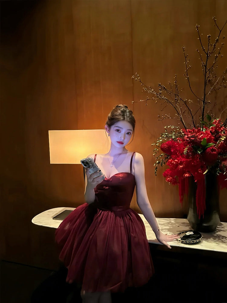 Robe de soirée courte sexy en tulle bordeaux à bretelles spaghetti, tenue de bal de fin d'année, tenue d'anniversaire, DH1052