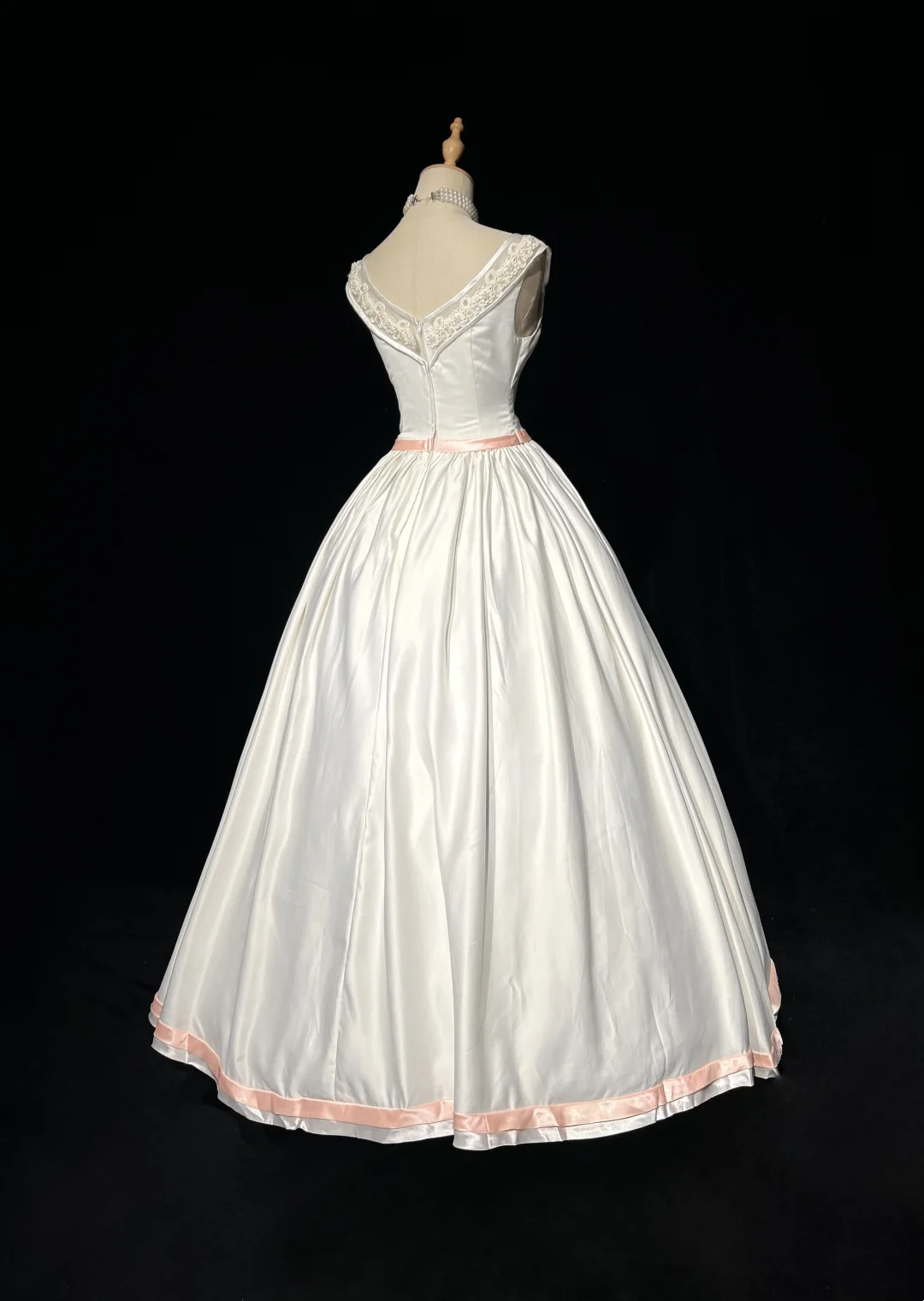 Vintage Bridal Gown Ball Gown Square Neck Sleeveless Satin Beads Long White 70s Wedding Dresses Elegant Bridal Gowns DH1102