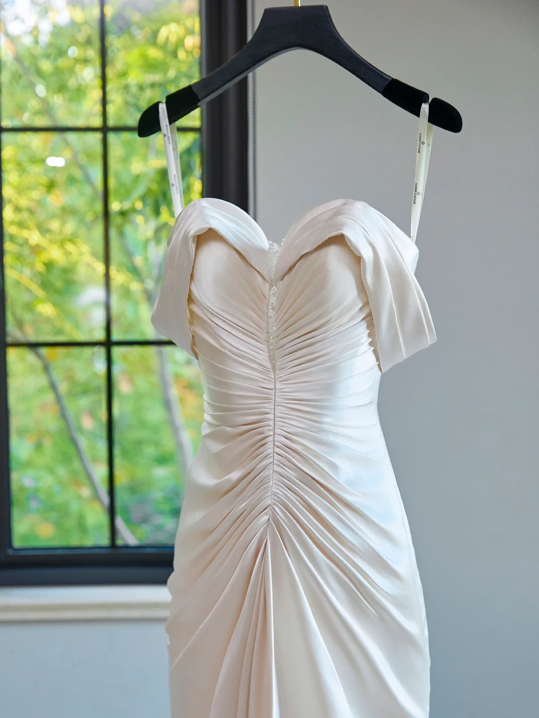 Robe de mariée modeste, fourreau, épaules dénudées, rose clair, en satin plissé, longue, élégante, DH1122