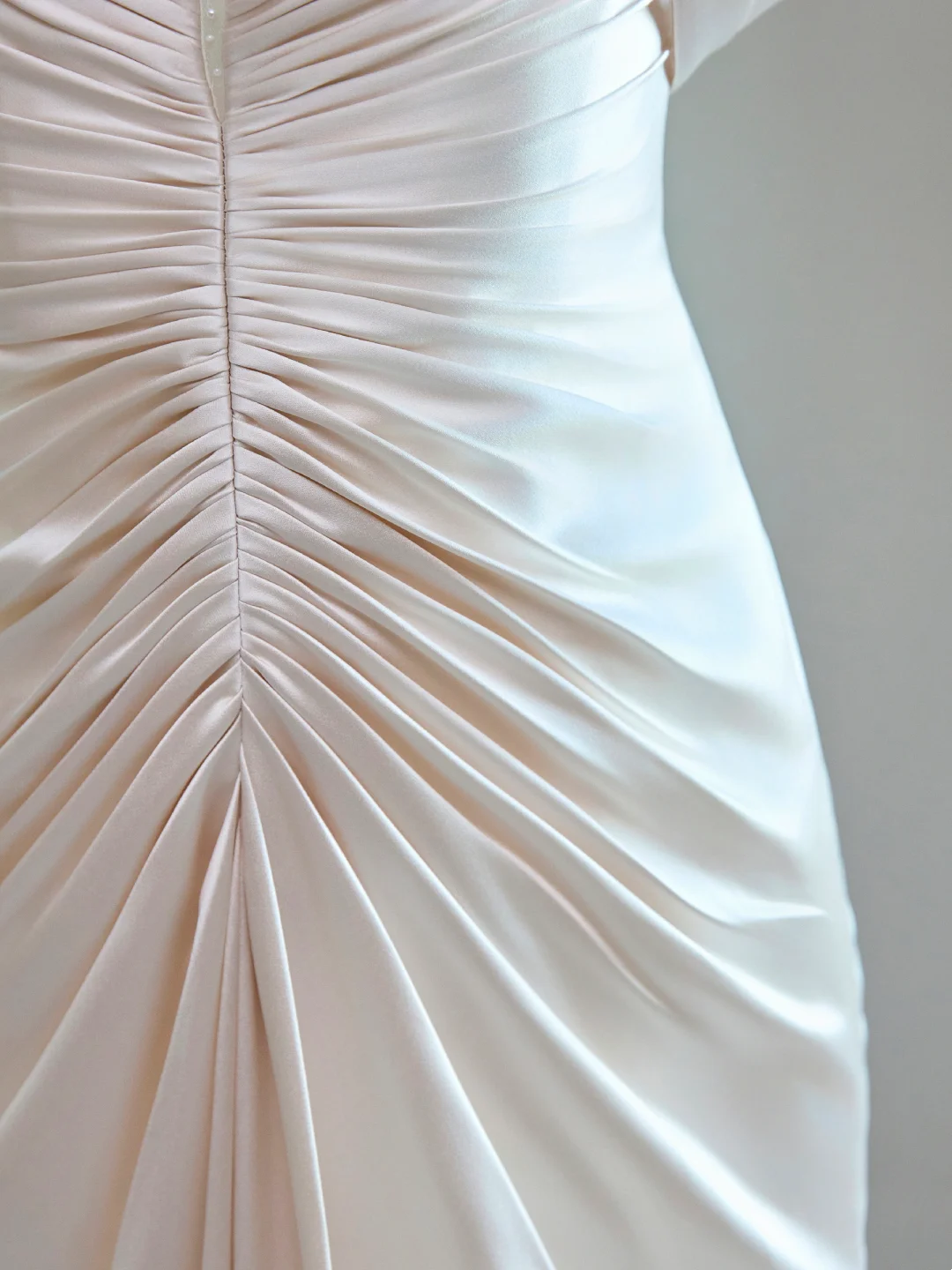 Robe de mariée modeste, fourreau, épaules dénudées, rose clair, en satin plissé, longue, élégante, DH1122