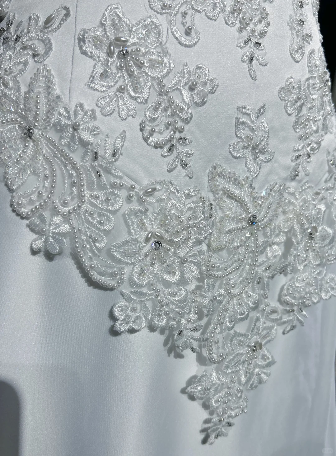 Robe de mariée classique et élégante, coupe trapèze, col en V, longue, en satin blanc, style années 70, robes de mariée vintage, DH1149