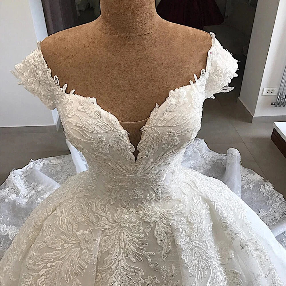 Einzigartiges Brautkleid Ballkleid aus der Schulter weiß kurze Ärmel Spitze Brautkleider hübsche Brautkleider DH1218