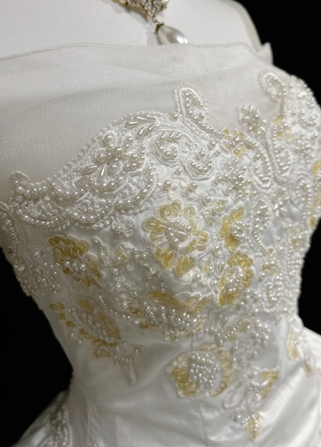 Unique Bridal Gown Ball Gown Off The Shoulder White Short Sleeves Lace Wedding Dresses Vintage 80s Wedding Gowns DH1258
