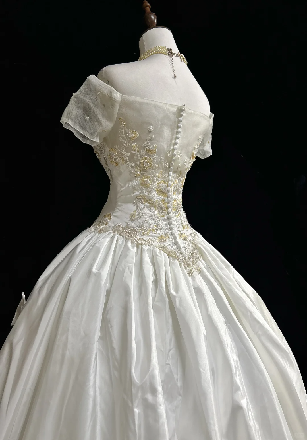 Unique Bridal Gown Ball Gown Off The Shoulder White Short Sleeves Lace Wedding Dresses Vintage 80s Wedding Gowns DH1258
