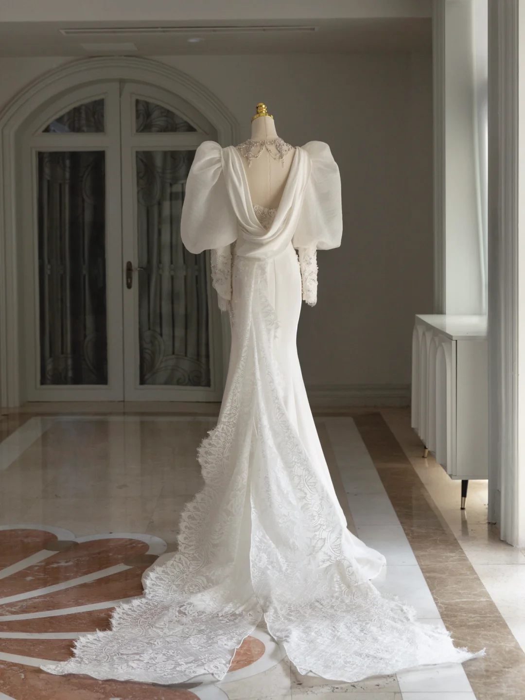 Retro Bridal Dress Mermaid V Neck Long Sleeves Satin Wedding Dress With Lace Wedding Dresses Modest Wedding Gowns DH1294