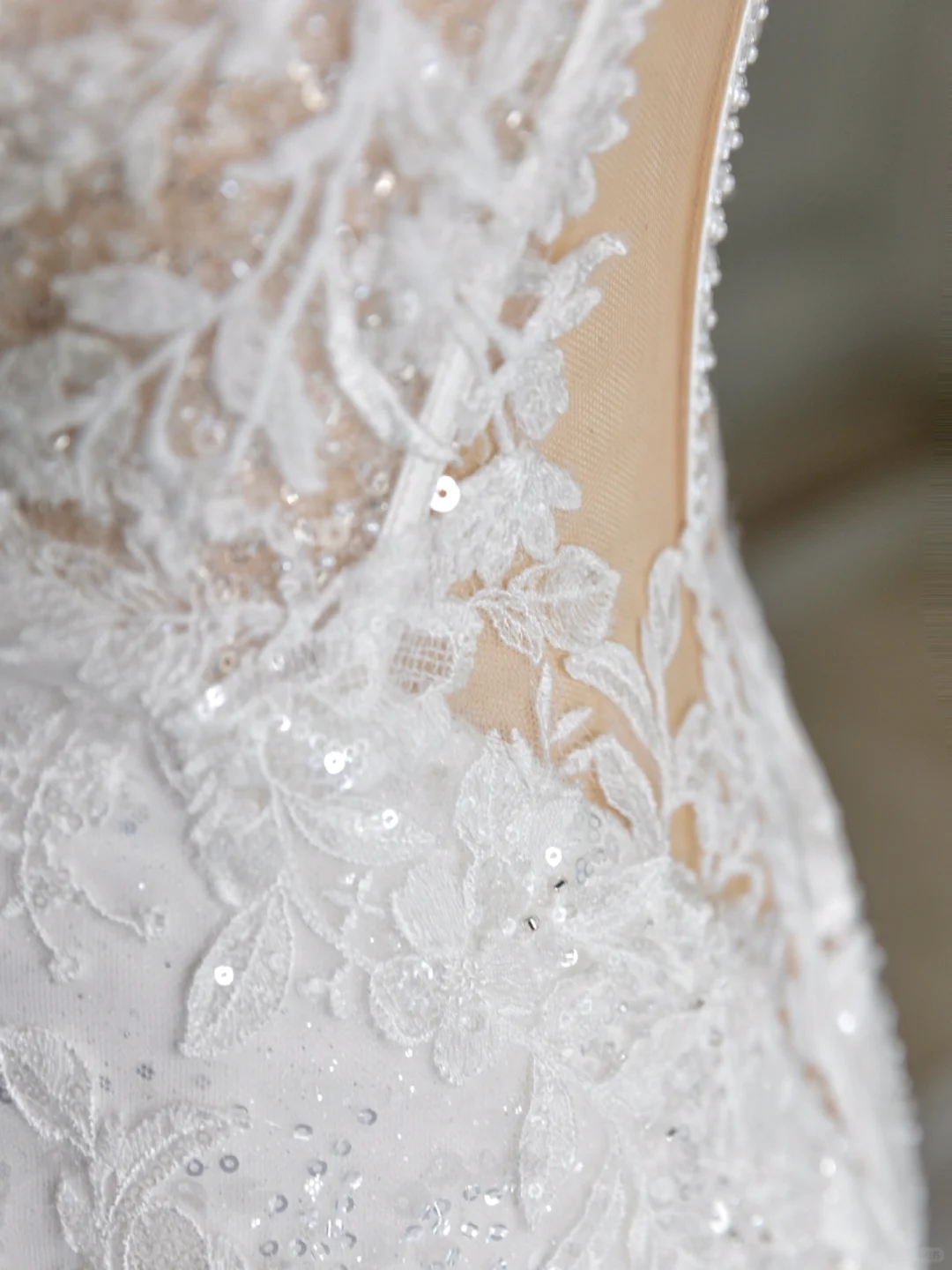 Robe de mariée sirène rétro sans manches avec décolleté en cœur et dentelle, robe de mariée modeste DH1299