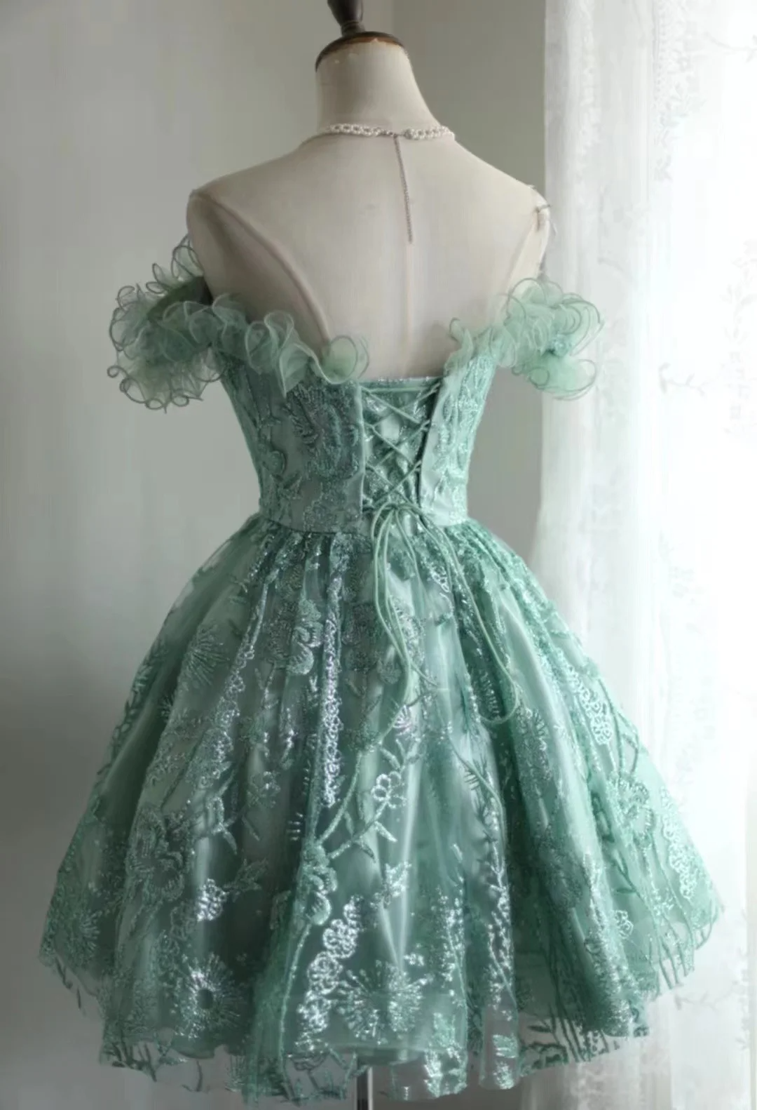 Vintage Ball Gown Off The Shoulder Green Lace Mini Short Formal 8th Grade Homecoming Dresses Summer Middle School Hoco Dress 20th Birthday Outfits DH1315