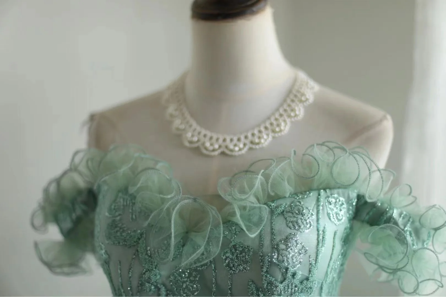 Vintage Ball Gown Off The Shoulder Green Lace Mini Short Formal 8th Grade Homecoming Dresses Summer Middle School Hoco Dress 20th Birthday Outfits DH1315