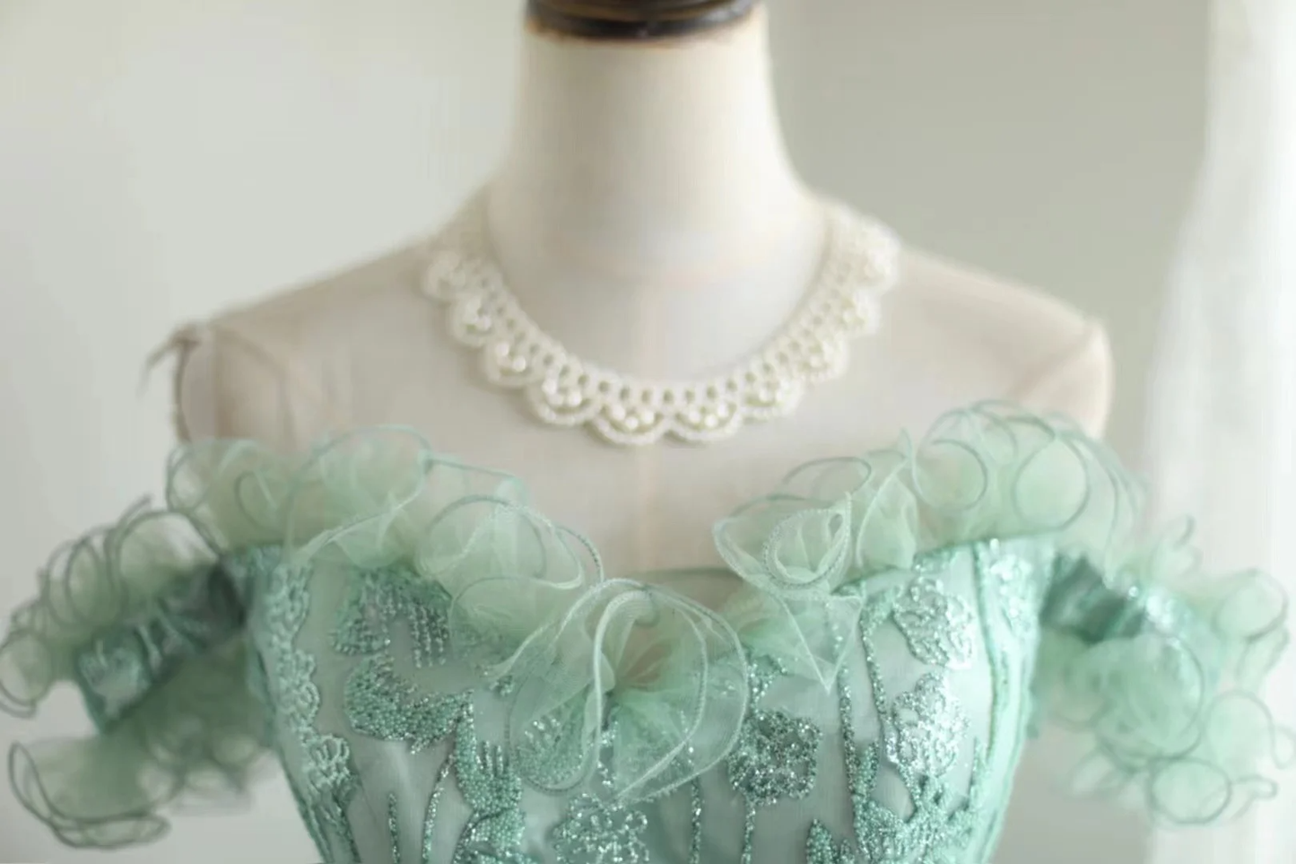 Vintage Ball Gown Off The Shoulder Green Lace Mini Short Formal 8th Grade Homecoming Dresses Summer Middle School Hoco Dress 20th Birthday Outfits DH1315
