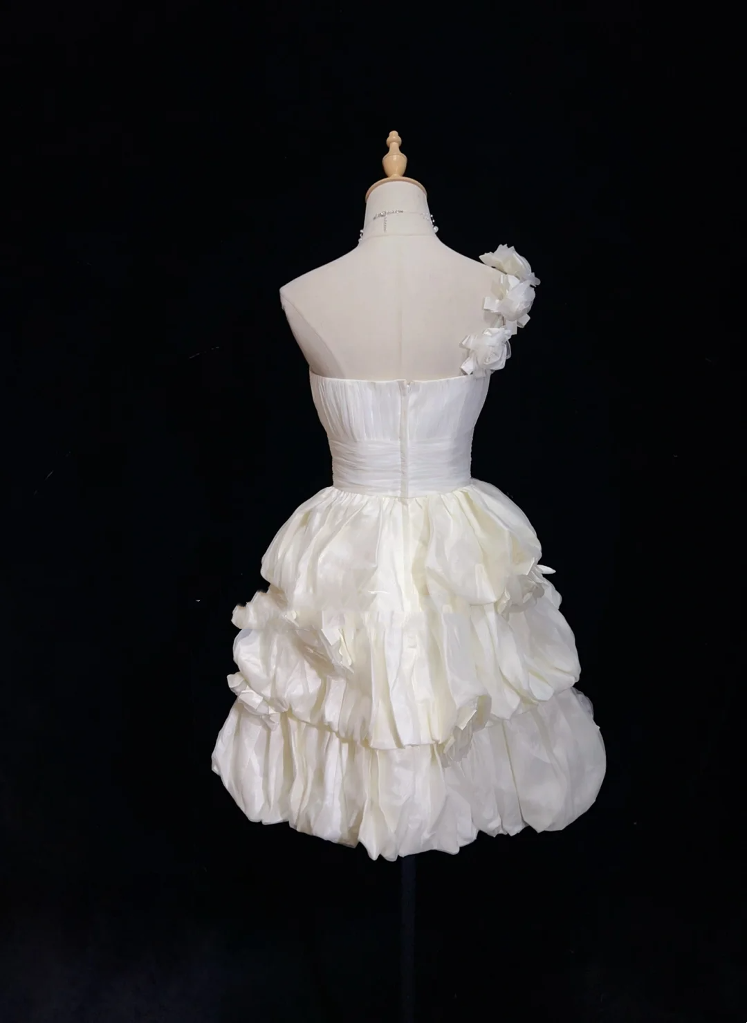 Unique Ball Gown One Shoulder White Organza Short Mini Formal 7th Grade Homecoming Dresses Middle School Short Cocktail Night Dress Hoco Outfits DH1441