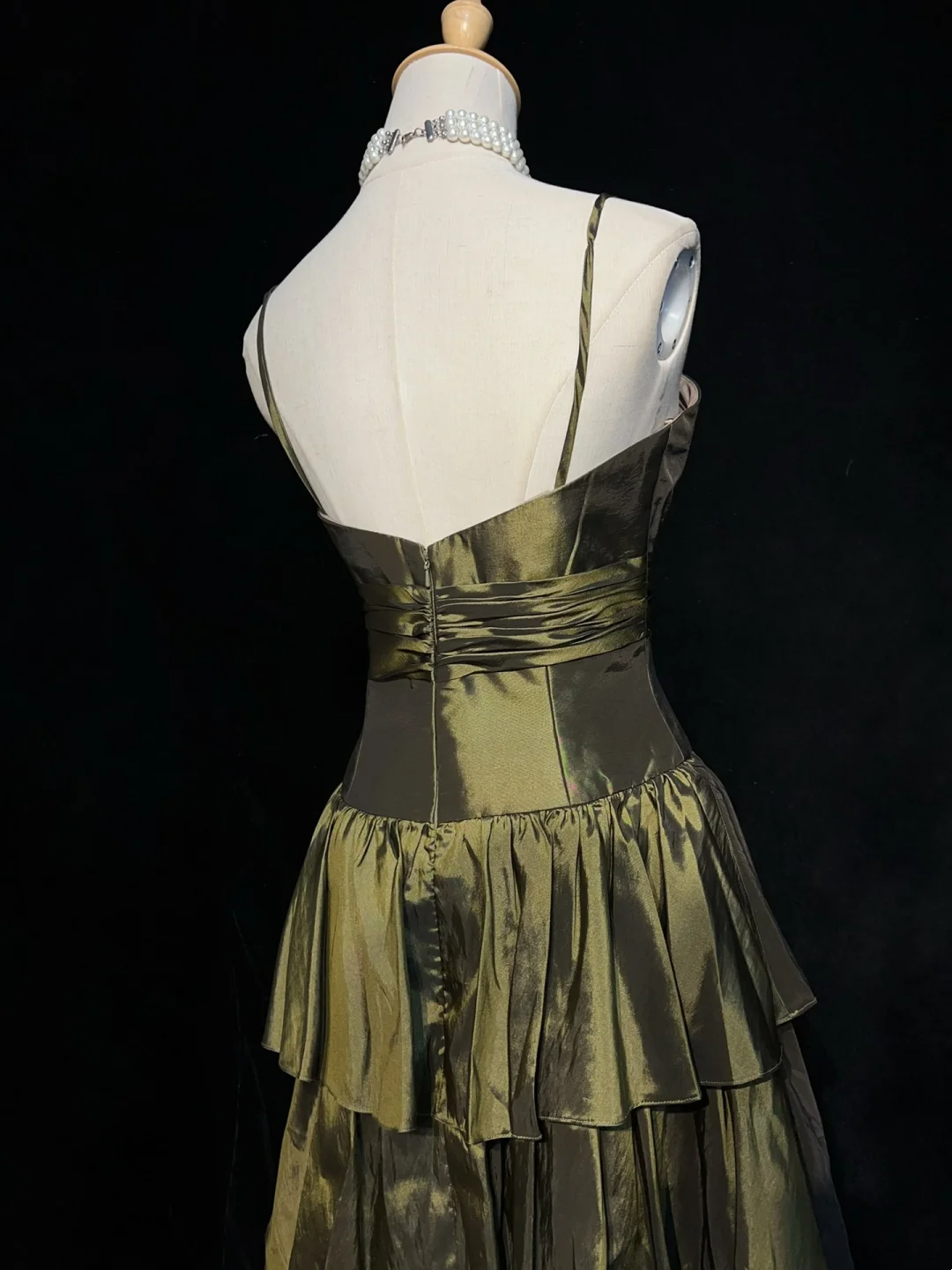 Vintage Ball Gown Spaghetti Straps Olive Green Taffeta Knee Length Formal 8th Grade Homecoming Dresses Middle School Prom Dress Hoco Outfits DH1442