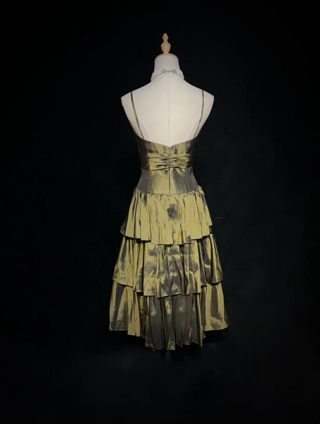 Vintage Ball Gown Spaghetti Straps Olive Green Taffeta Knee Length Formal 8th Grade Homecoming Dresses Middle School Prom Dress Hoco Outfits DH1442