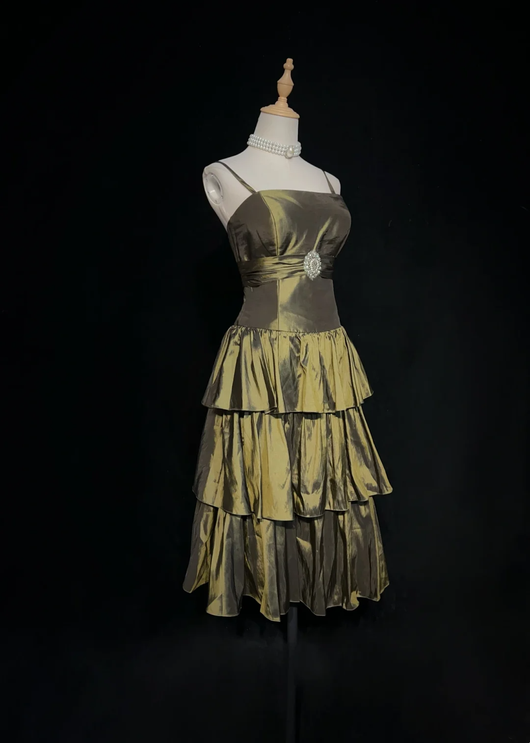 Vintage Ball Gown Spaghetti Straps Olive Green Taffeta Knee Length Formal 8th Grade Homecoming Dresses Middle School Prom Dress Hoco Outfits DH1442