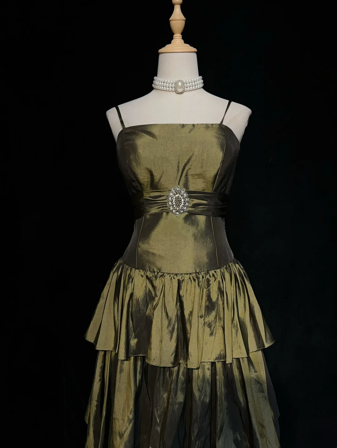 Vintage Ball Gown Spaghetti Straps Olive Green Taffeta Knee Length Formal 8th Grade Homecoming Dresses Middle School Prom Dress Hoco Outfits DH1442