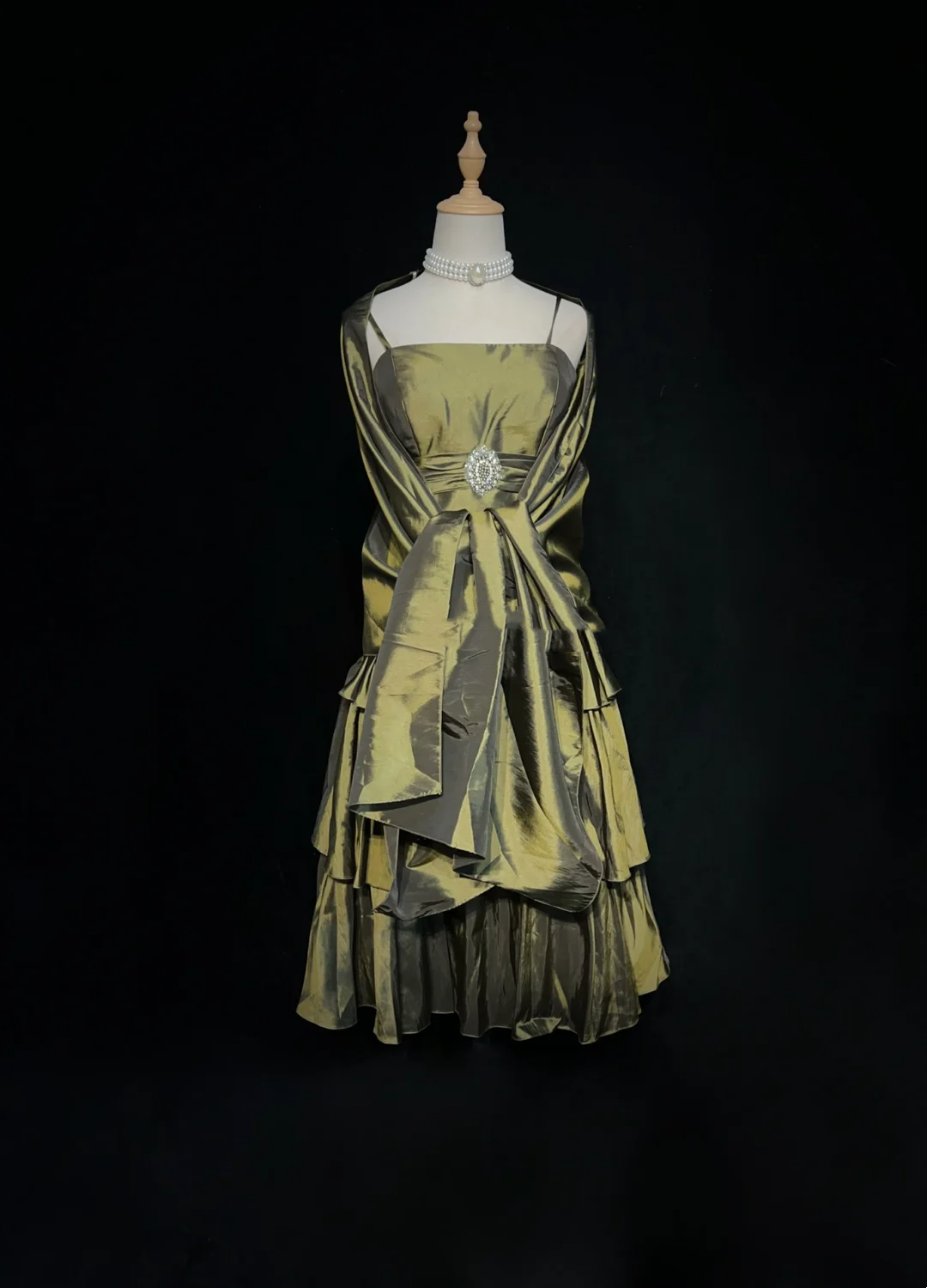 Vintage Ball Gown Spaghetti Straps Olive Green Taffeta Knee Length Formal 8th Grade Homecoming Dresses Middle School Prom Dress Hoco Outfits DH1442