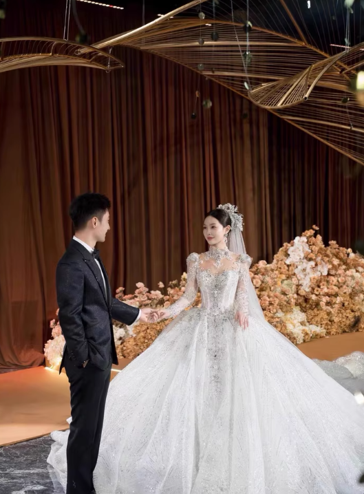 Luxury Ball Gown Sweetheart Sequin With Lace White Wedding Dress Modest Wedding Dresses Princess Wedding Gowns DH1494