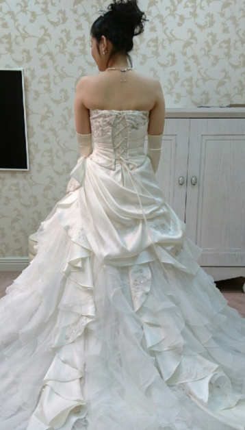 Vintage Wedding Gown Bridal Dress Ball Gown Strapless Satin Wedding Dress White Wedding Dresses Modest Wedding Gowns DH1502