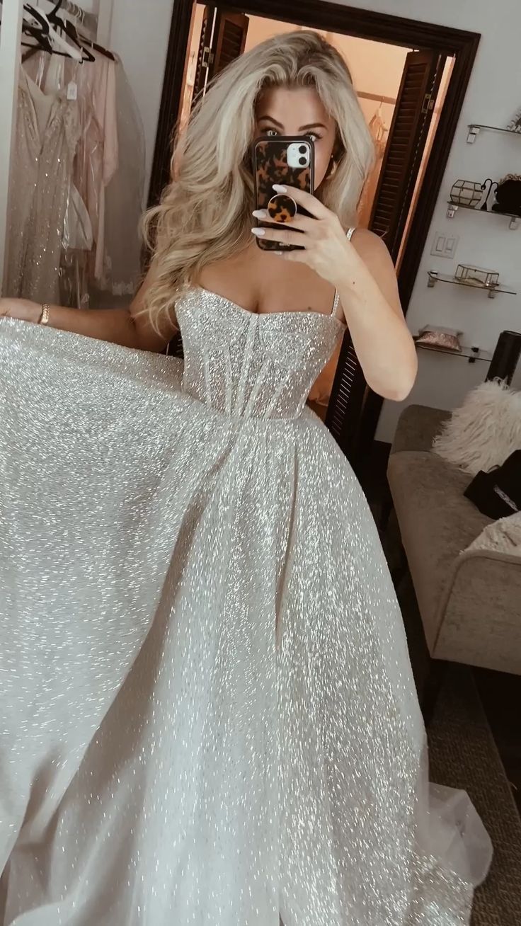 Einzigartiges Brautkleid A-Linie Spaghettiträger Weiß Pailletten Lange Brautkleider Luxus Brautkleid Brautkleider DH1520
