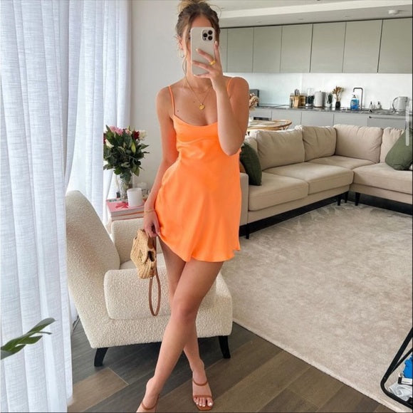 Robe de soirée courte en satin orange à bretelles spaghetti, style trapèze, tenue de cocktail dos nu, style collège, DH1722