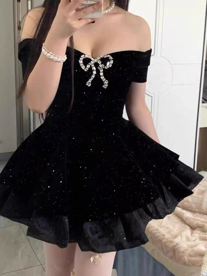 Robe de bal sexy à épaules dénudées en velours noir, courte, formelle, pour la 8e année, tenue de soirée d'été pour le collège, tenue de remise de diplôme de 6e année, DH1882