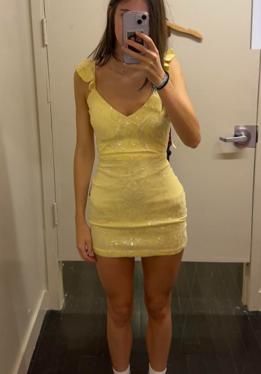 Pretty A line V Neck Yellow Sequin Formal Homecoming Dresses Short 21st Birthday Outfits Graduation Dress Mini Cocktail Dresses DH2270