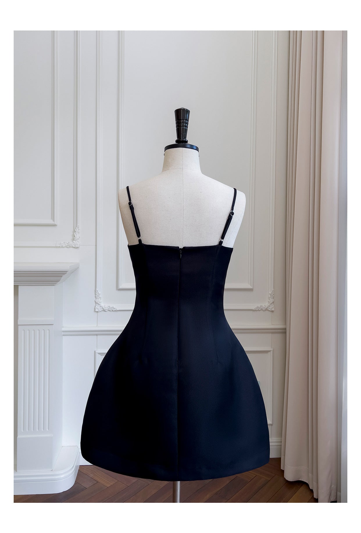 Pretty Ball Gown Spaghetti Straps Little Black Dress Formal Homecoming Dresses Middle School Short 21st Birthday Outfits Graduation Dress Mini Cocktail Dresses DH2305