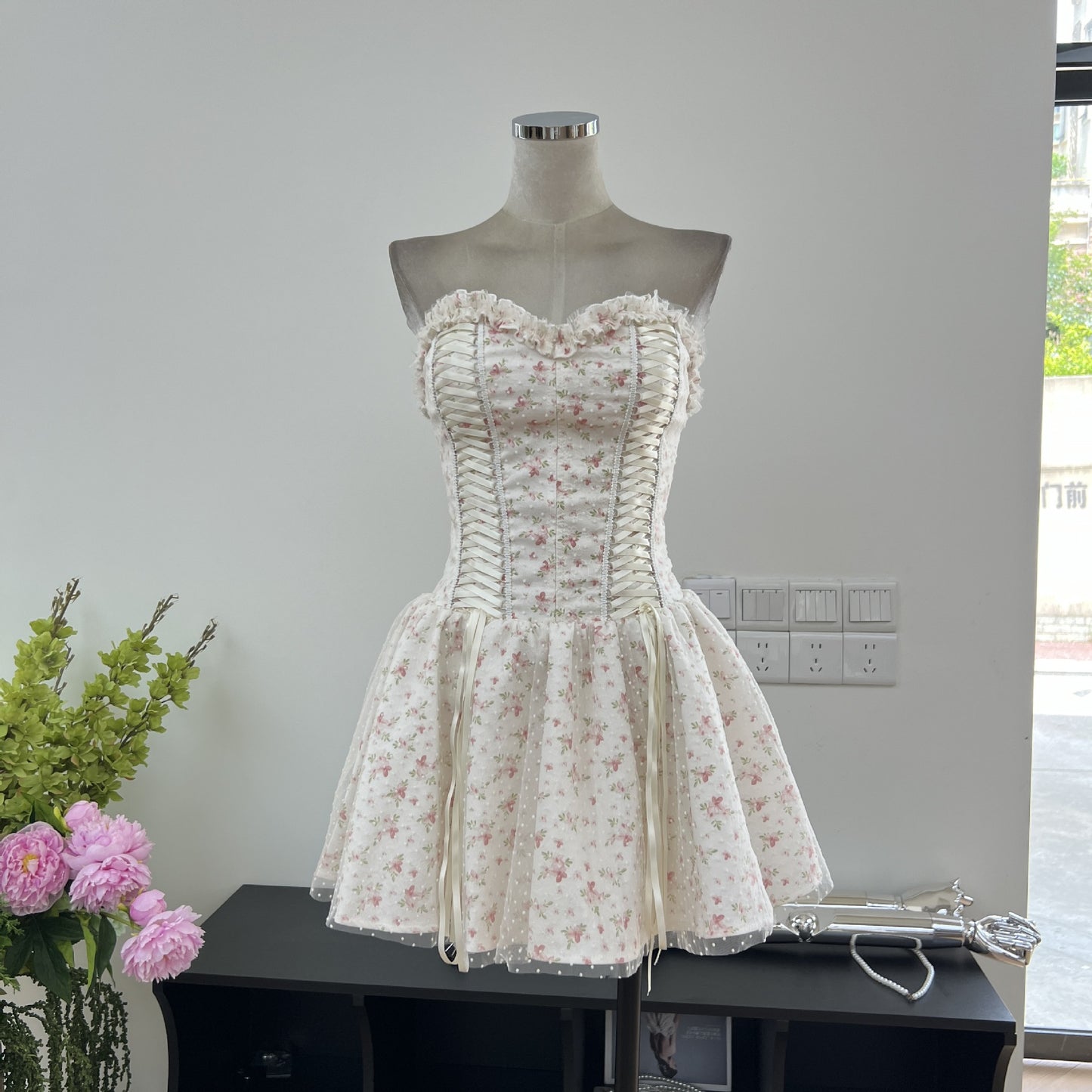 Robe de soirée courte et élégante, coupe trapèze, décolleté en cœur, motif floral, bleu, tenue de soirée, de remise de diplôme, de cocktail, pour le collège, DH2461