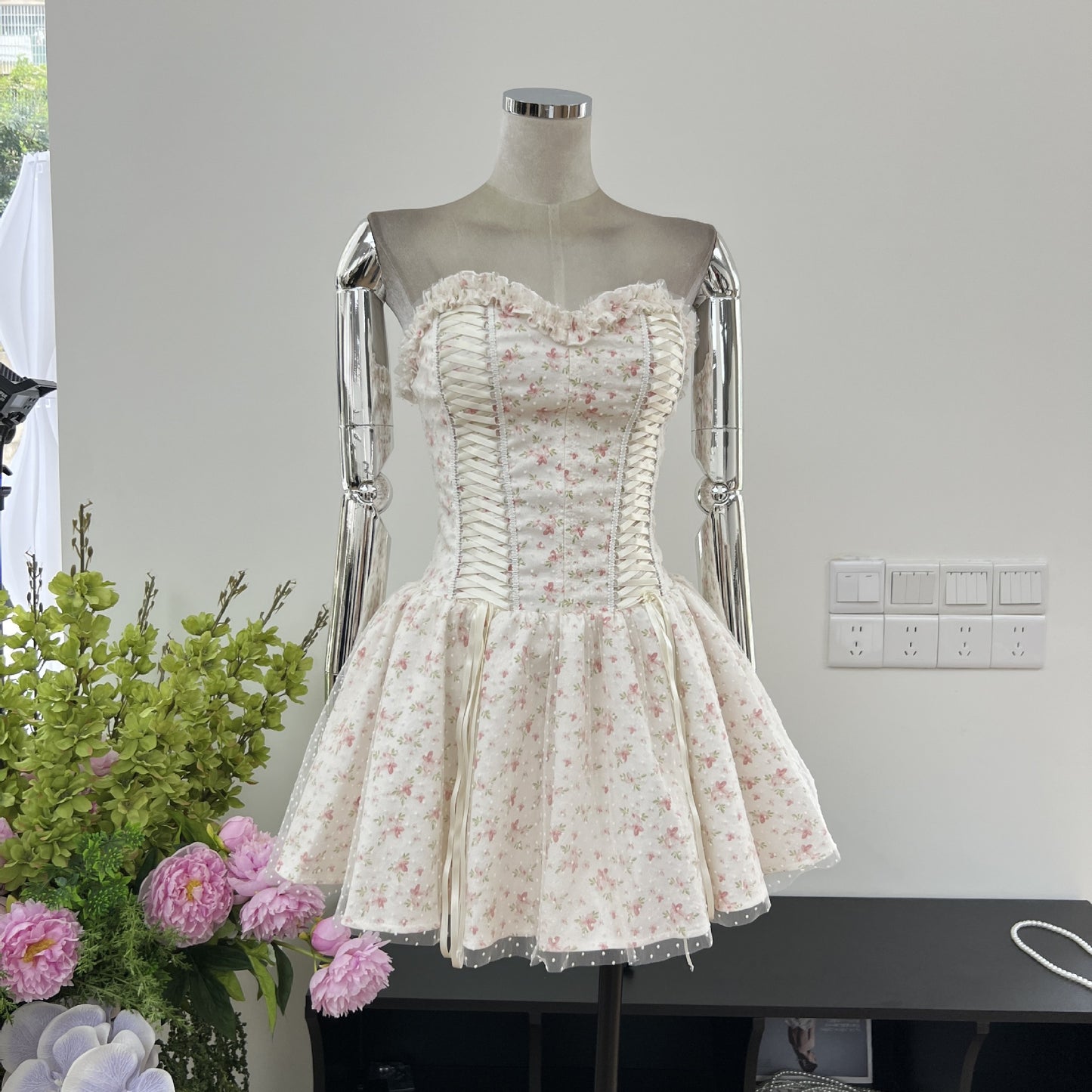 Robe de soirée courte et élégante, coupe trapèze, décolleté en cœur, motif floral, bleu, tenue de soirée, de remise de diplôme, de cocktail, pour le collège, DH2461