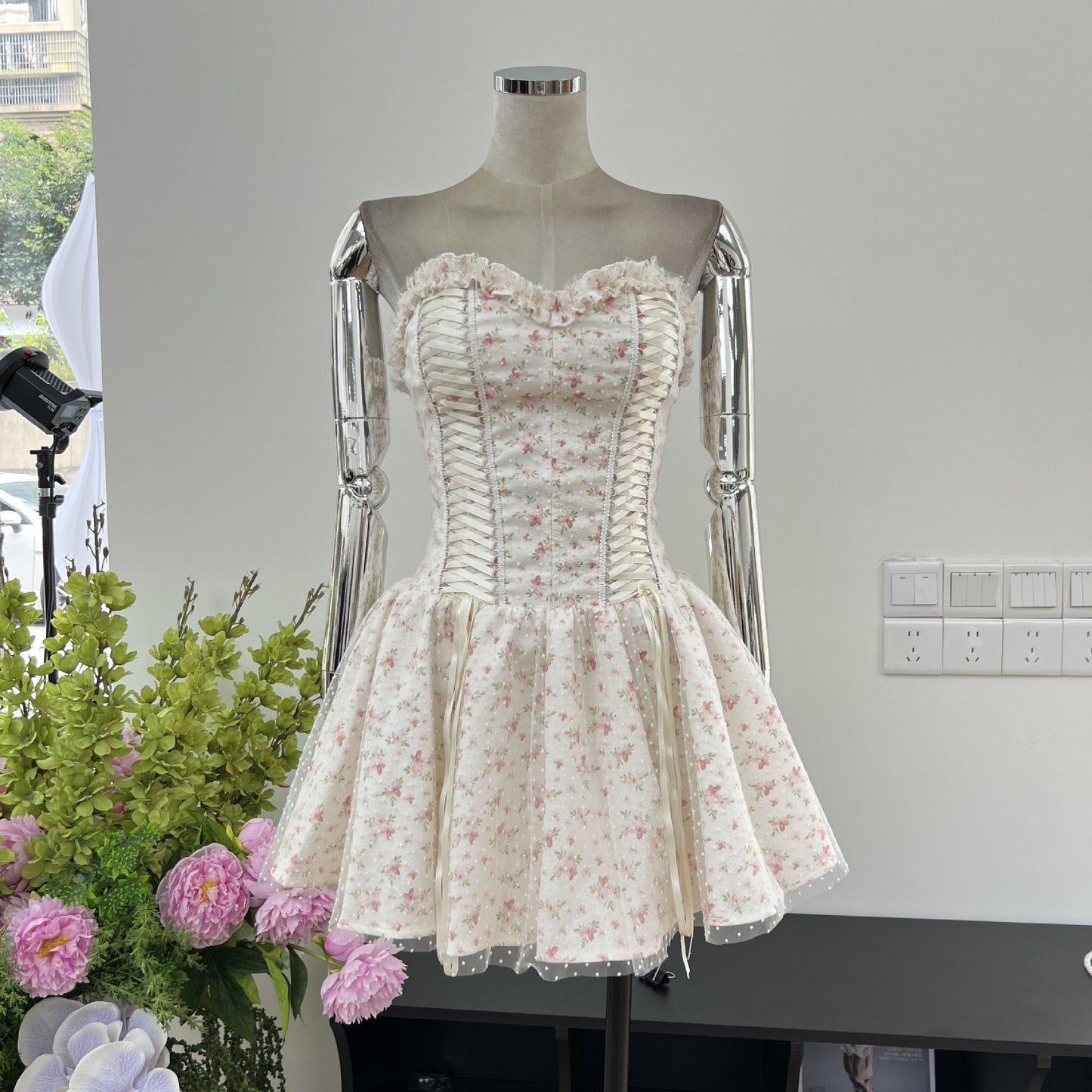 Robe de soirée courte et élégante, coupe trapèze, décolleté en cœur, motif floral, bleu, tenue de soirée, de remise de diplôme, de cocktail, pour le collège, DH2461