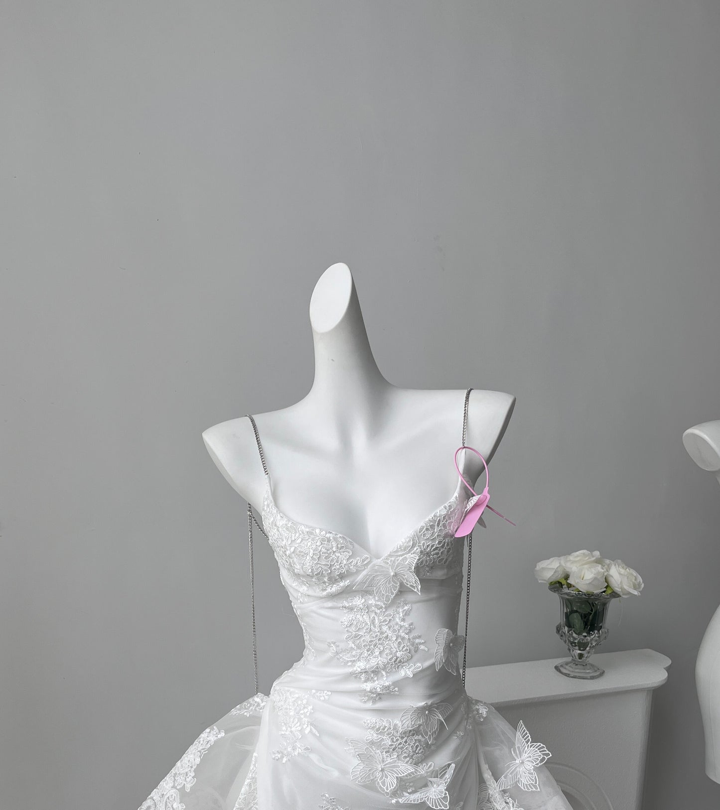 Robe de soirée courte en dentelle blanche à bretelles spaghetti, coupe trapèze, tenue de soirée pour 16 ans, robe de remise de diplôme, mini robe de cocktail DH2464