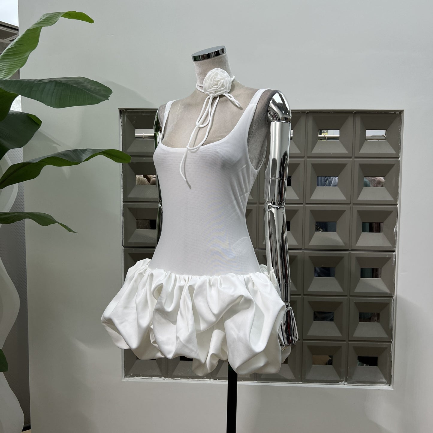 Robe fourreau modeste à col carré, courte et moulante, tenue de soirée, de remise de diplôme, de cocktail, pour un 18e anniversaire, DH2468