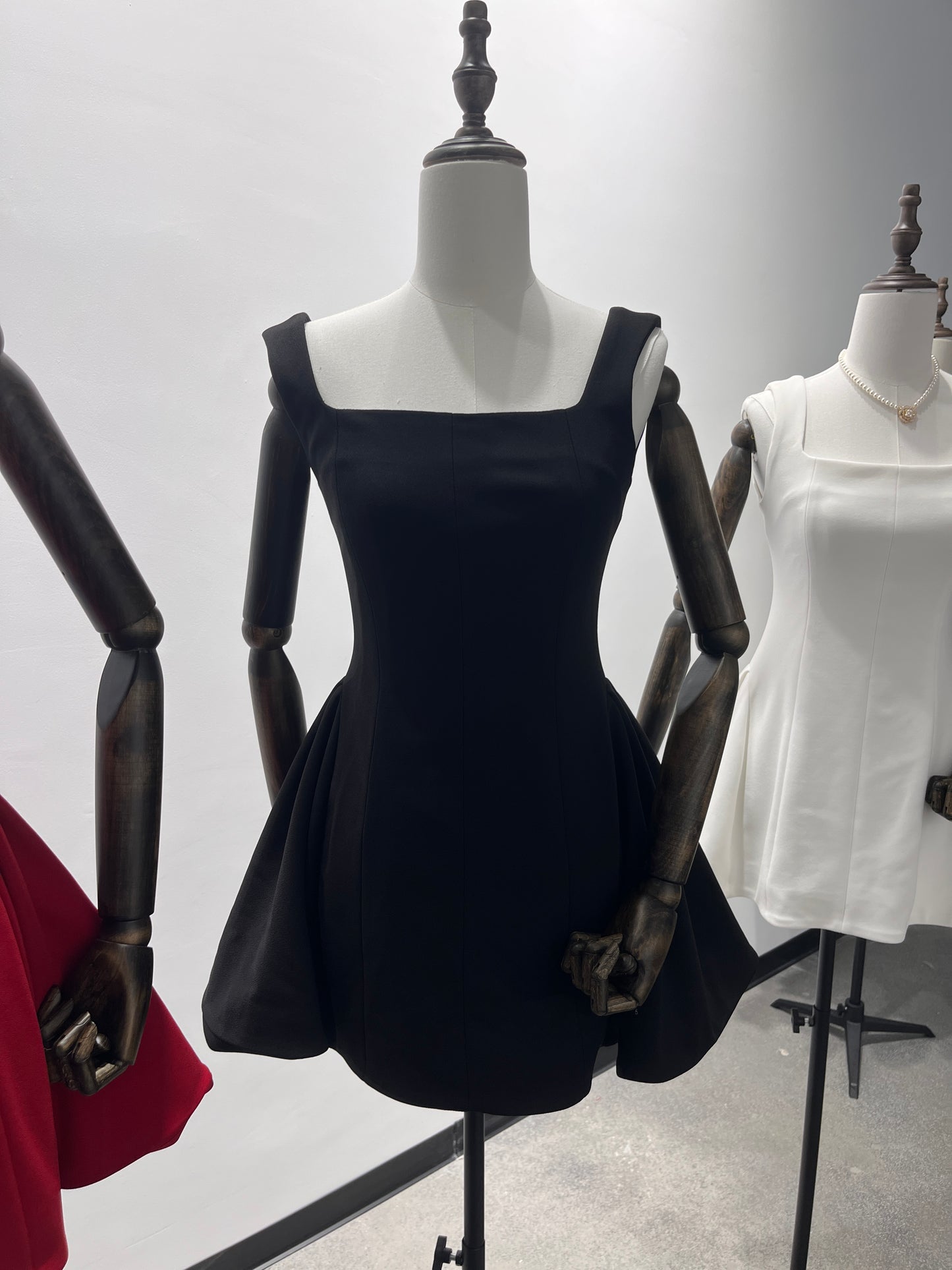 Robe de soirée courte noire à col carré et coupe trapèze, tenue d'été Hoco, mini robe de cocktail DH2472