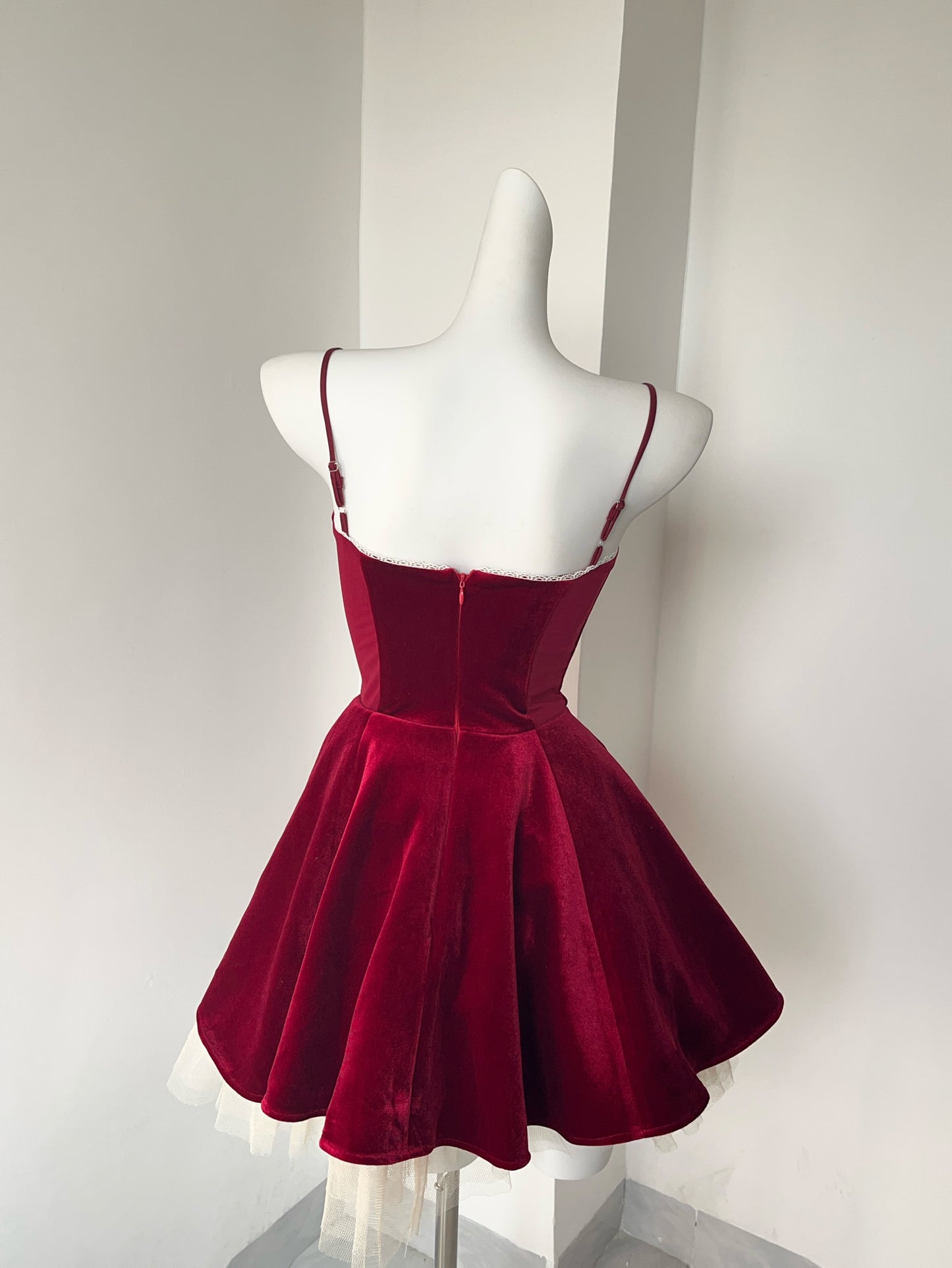 Robe de soirée courte en velours à bretelles spaghetti, coupe trapèze, tenue de soirée pour 16 ans, robe de remise de diplôme, mini robe de cocktail DH2476