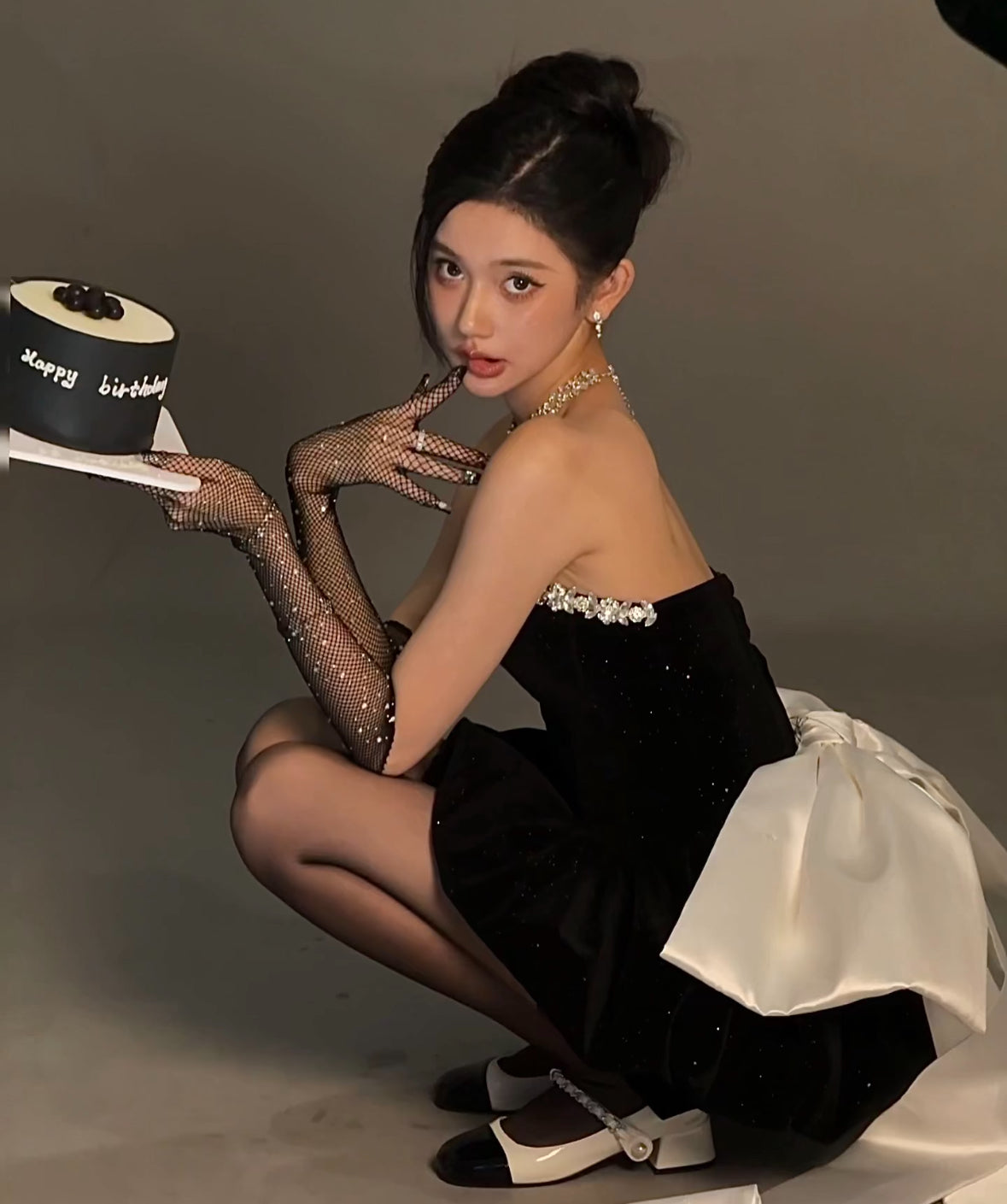Jolie robe de bal en velours noir, décolleté en cœur, tenue de soirée, de remise de diplôme, de cocktail, courte, DH2477