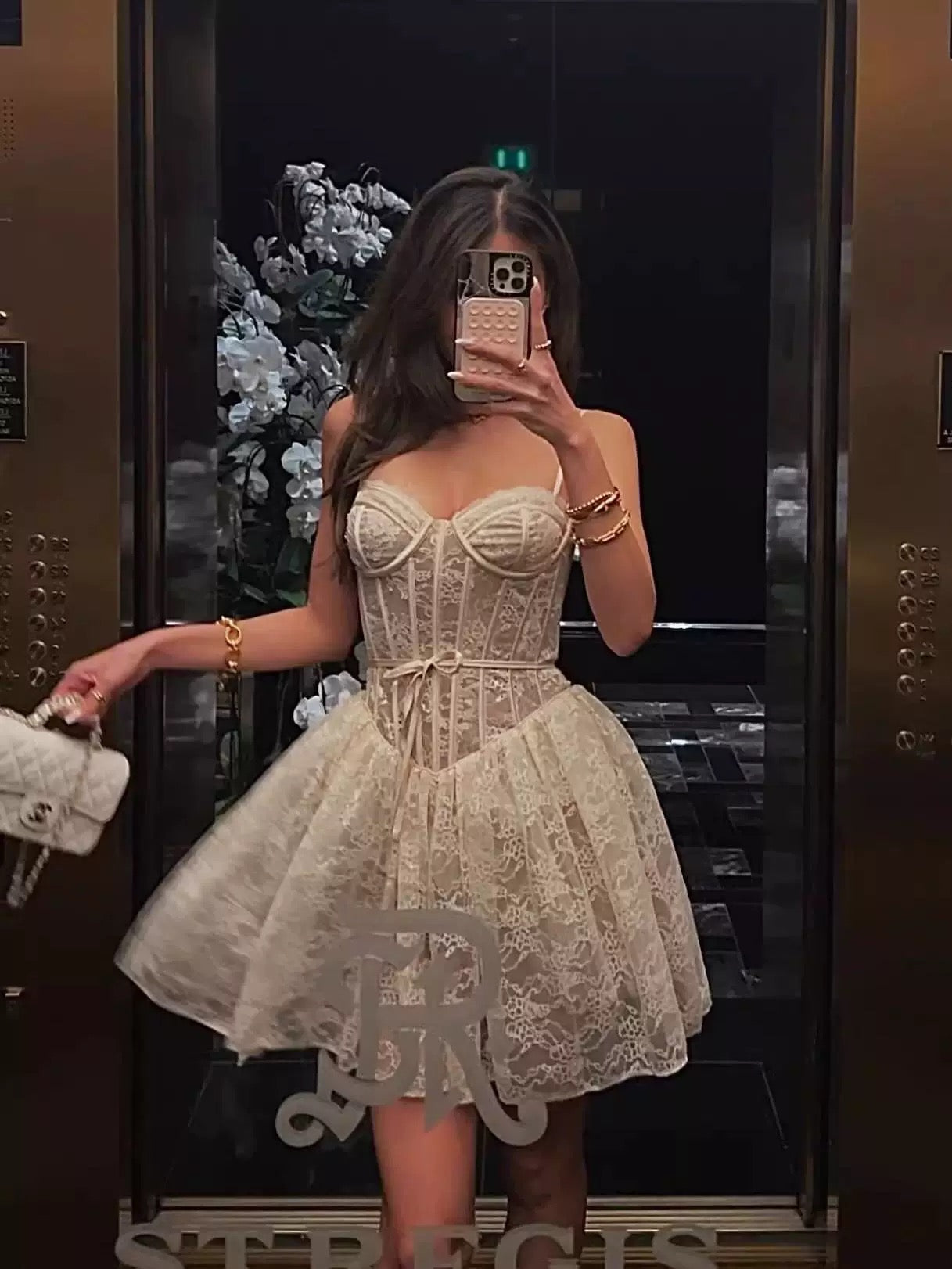 Robe de soirée courte en dentelle blanche à bretelles spaghetti, coupe trapèze, tenue de soirée pour 16 ans, robe de remise de diplôme, mini robe de cocktail DH2479
