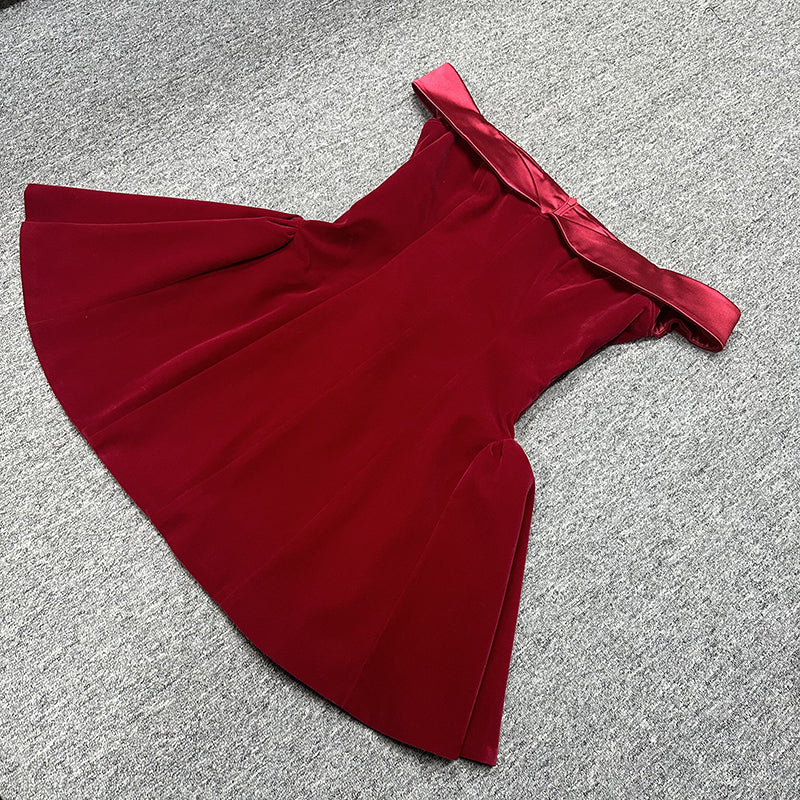 Robe de soirée courte rouge modeste à épaules dénudées, tenue de soirée pour 20e anniversaire, robe de remise de diplôme, robe de cocktail DH2483