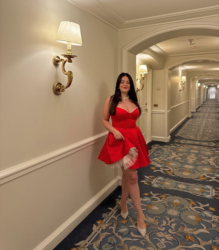 Jolie robe de bal à bretelles spaghetti en satin rouge, tenue de soirée formelle pour 18e anniversaire, robe de remise de diplôme, robe courte Hoco DH2501