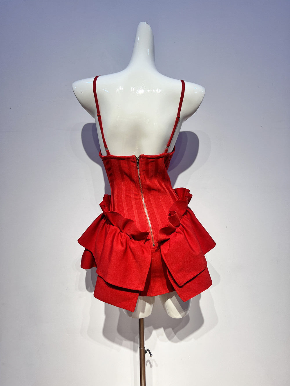 Robe de soirée trapèze en satin rouge à bretelles spaghetti, tenue de soirée pour 16e anniversaire, robe de remise de diplôme, mini robe courte Hoco DH2548