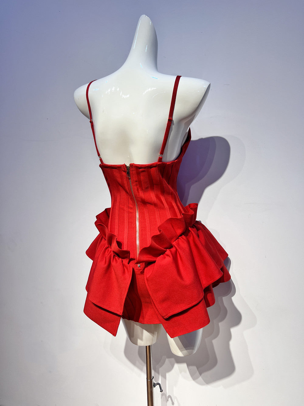 Robe de soirée trapèze en satin rouge à bretelles spaghetti, tenue de soirée pour 16e anniversaire, robe de remise de diplôme, mini robe courte Hoco DH2548