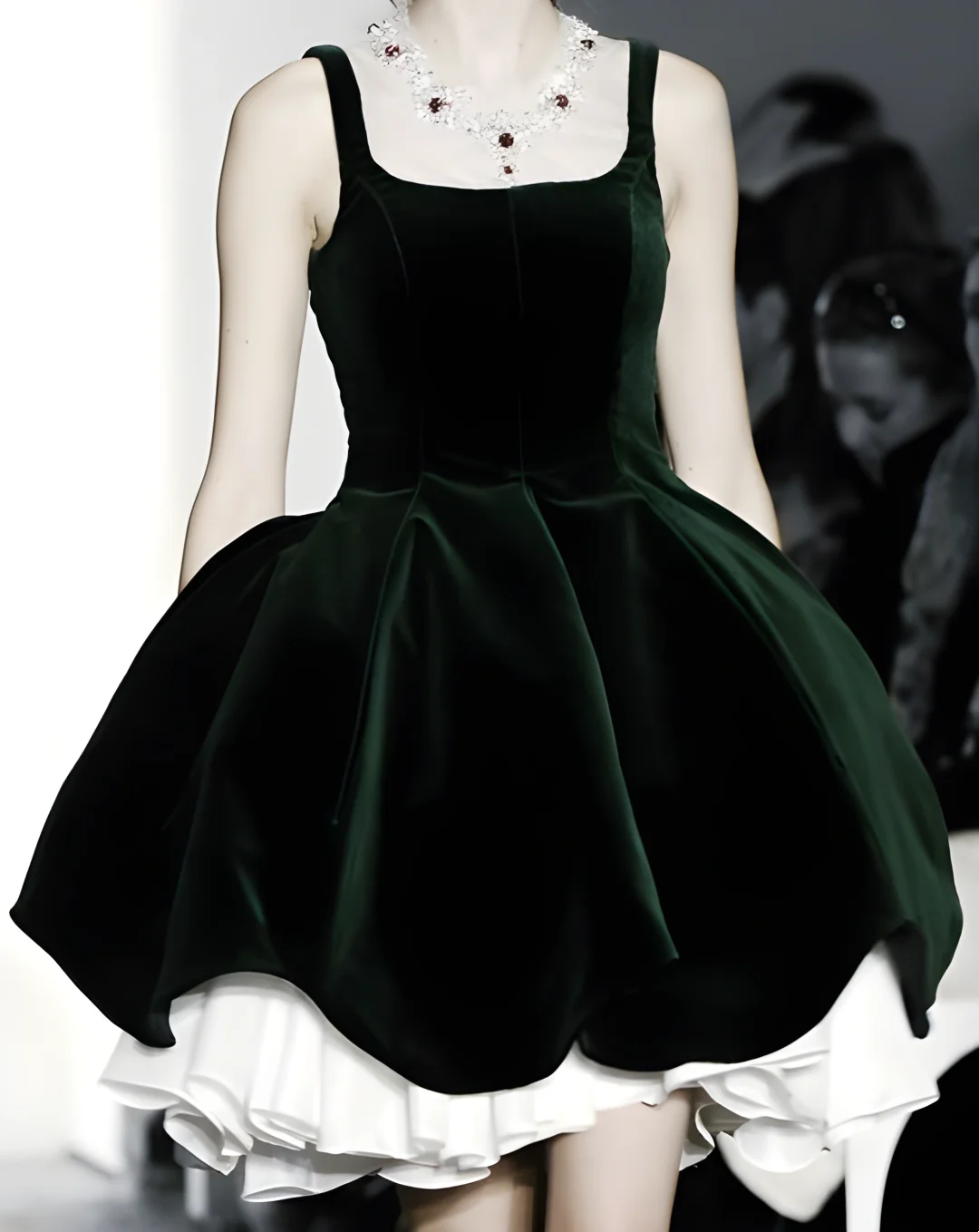 Cute Ball Gown Square Dark Green Velvet Short Mini Formal 8th Grade Homecoming Dresses Middle School Cocktail Dress Hoco Outfits DH2559