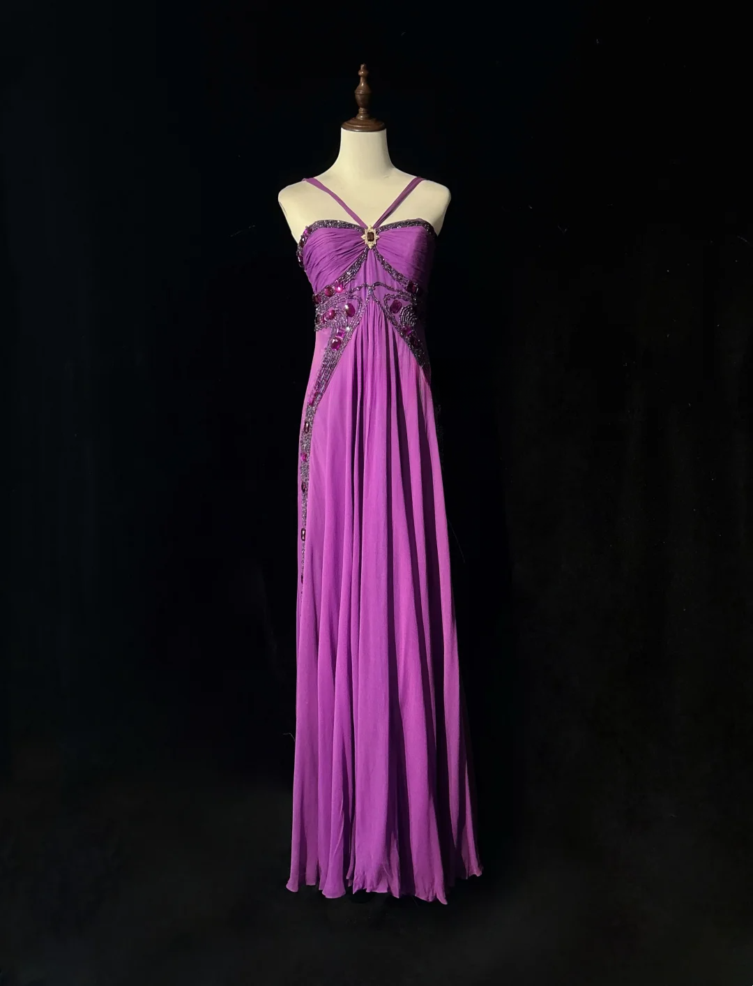 Retro A-Linie Neckholder Trauben Chiffon Ärmellos Mit Perlen Lange Blumen Ballkleider Partykleid 21. Geburtstag Outfits Abschlusskleider DH2658