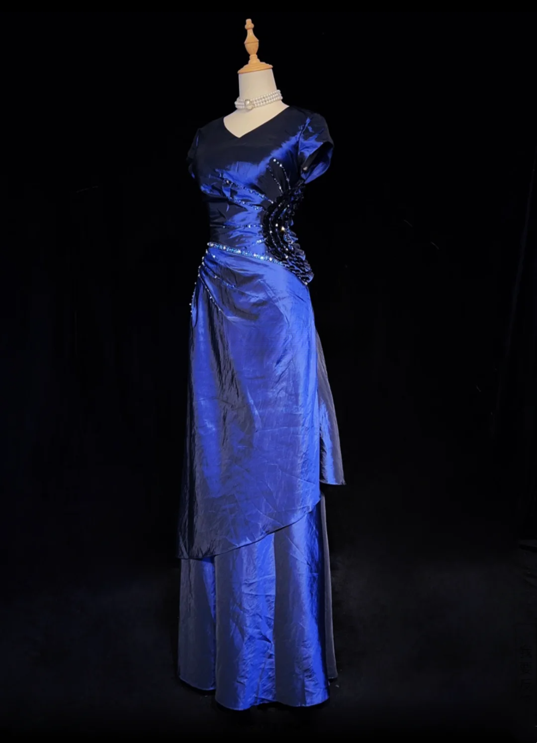 Robe de bal rétro trapèze, col en V, bleu marine, manches courtes, perles argentées, longues fleurs, tenue de soirée, tenue d'anniversaire, robe de remise de diplôme, DH2660