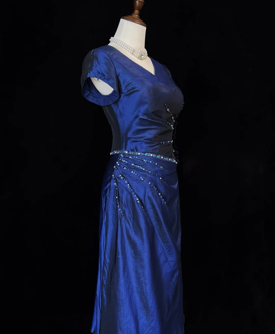 Robe de bal rétro trapèze, col en V, bleu marine, manches courtes, perles argentées, longues fleurs, tenue de soirée, tenue d'anniversaire, robe de remise de diplôme, DH2660