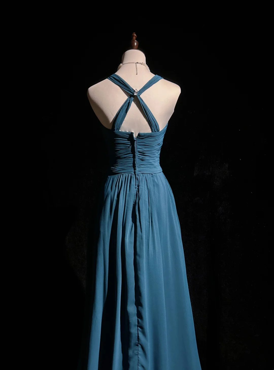 Retro A Line Halter Sleeveless Chiffon Pleated Long Prom Dresses Party Dress 21st Birthday Outfits Graduation Dresses DH2670