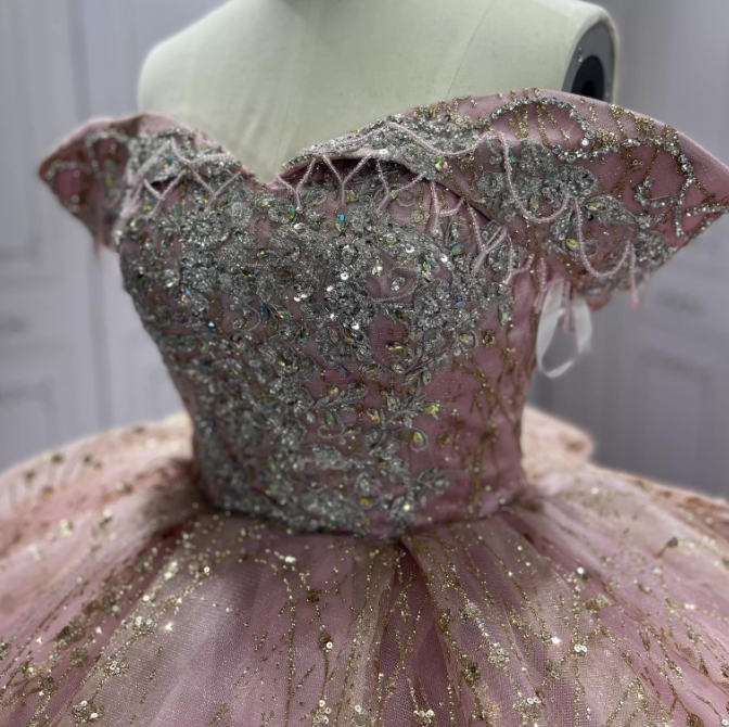 Gorgeous Rose Gold Off-the-shoulder Tulle Long Ball Gown Sparkly Sweet16th Birthday Dress Cute Beaded Sequins Quinceanera Dress DH2734
