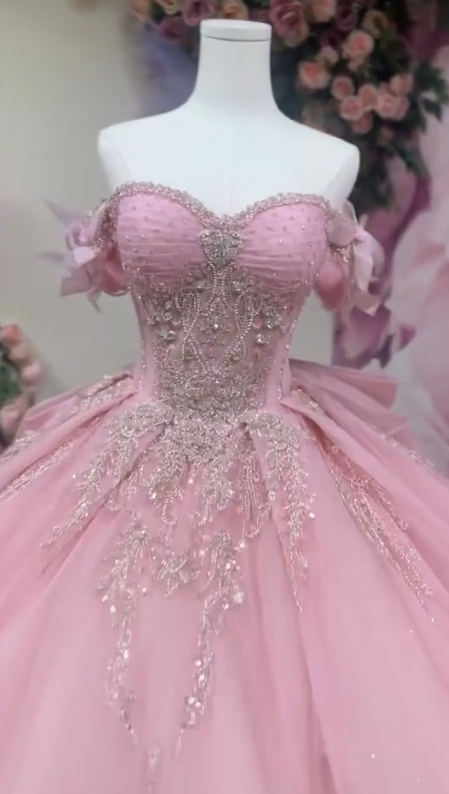 Gorgeous Pink Off-the-shoulder Tulle Long Ball Gown Sweet Applique Beaded 16th Birthday Dress Cute Quinceanera Dress DH2740